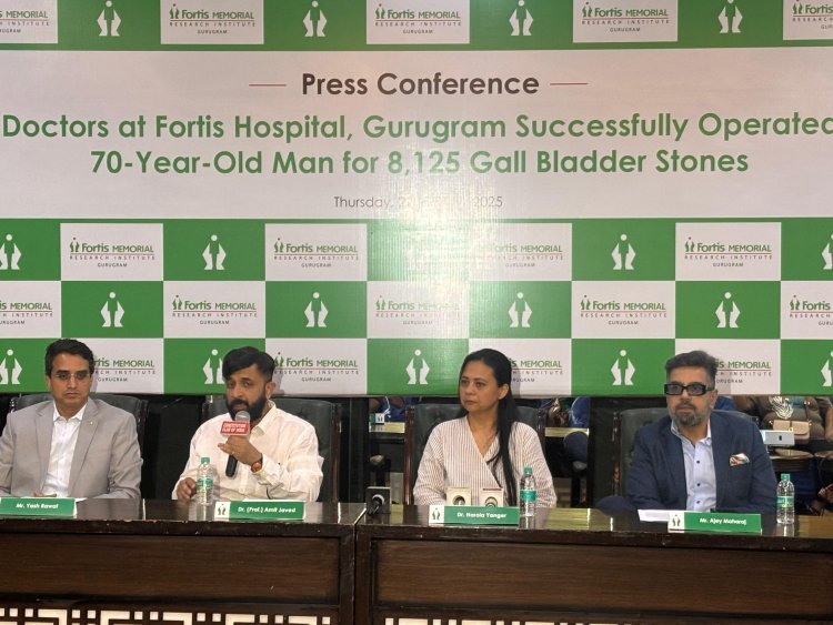 फोर्टिस मेमोरियल रिसर्च इंस्टीट्यूट ने 70 वर्षीय पेसेंट के गॉल ब्लैडर से 8125 स्टोन्स निकालकर दिलाई दर्द से राहत