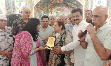 सिंधु भवन में भगवान् झूलेलाल के चालिहा महोत्सव के पहले दिन आरती का उद्घाटन क्षेत्रीय सांसद श्रीमती बांसुरी स्वराज ने किया