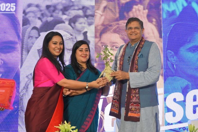 महिलाओं को पहेली नहीं, संगिनी सहेली बनाएं और बढ़ाएं