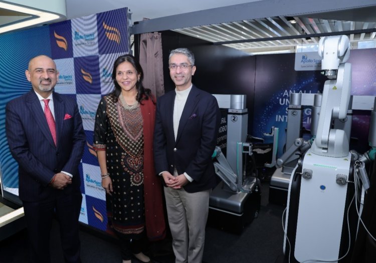 स्वास्थ्य सेवा में क्रांतिकारी बदलाव: अपोलो स्पेक्ट्रा ने मल्टी-रोबोट सिस्टम लॉन्च किया