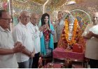 चालीहा महोत्सव में पहुंचीं मिस इंडिया सिमरन आहूजा, 11 साल की देवांगी का भी हुआ खास सम्मान