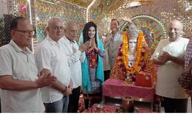 चालीहा महोत्सव में पहुंचीं मिस इंडिया सिमरन आहूजा, 11 साल की देवांगी का भी हुआ खास सम्मान