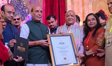 सैकड़ों श्रद्धालुओं ने एक साथ किया शंखनाद, दिल्ली में ‘लाल बाग का राजा’ महोत्सव में बना विश्व रिकॉर्ड